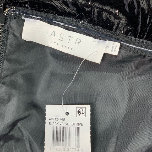 Astr The Label Sweetheart Neckline Top - Picture 6 of 7